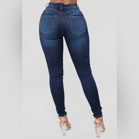 Alexa High Rise Booty
Lifter Skinny Jeans -
Dark Denim
Size: 9 - Picture 4 of 6